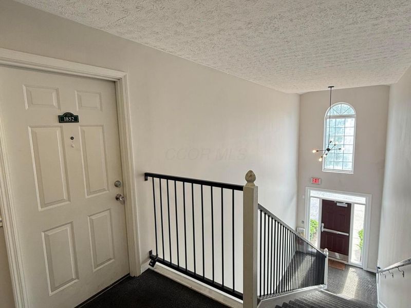 1852 Berrancher , Columbus, OH 43228 Photo 9