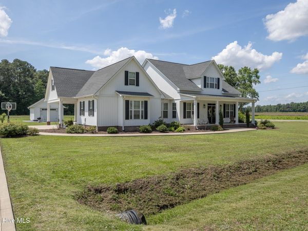 111 N Church Street , Newton Grove, NC 28366
