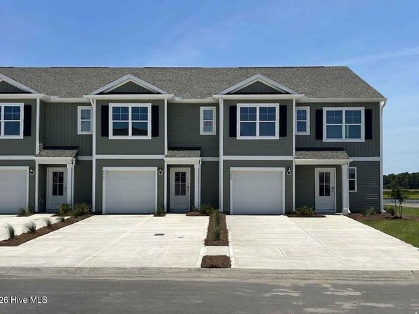 4333 Majesty Drive, Unit 400, Castle Hayne, NC 28429