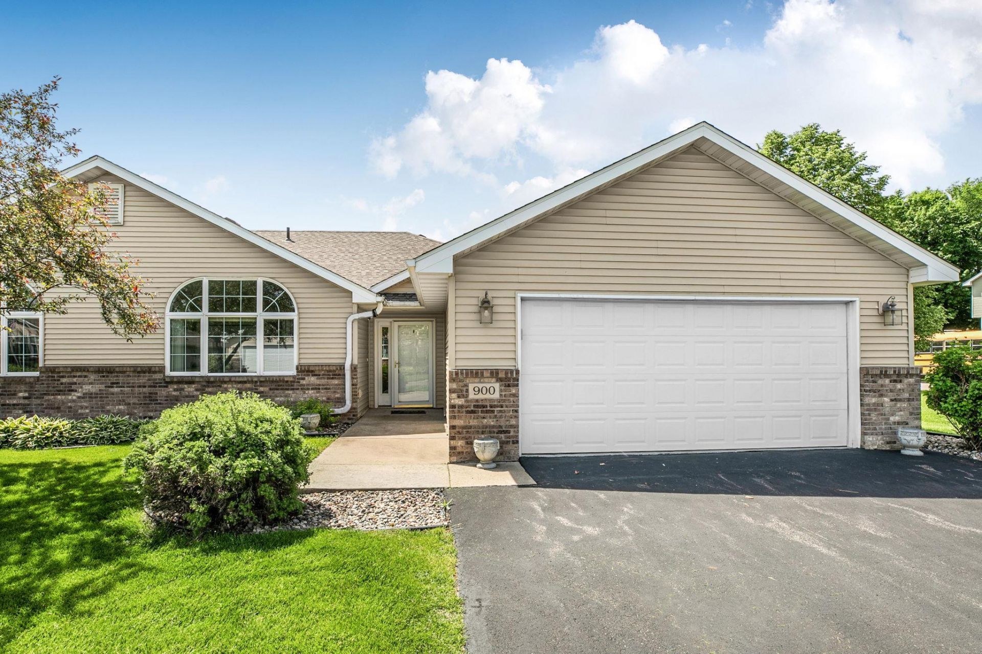 900 Golden Pond Court, Buffalo, MN 55313