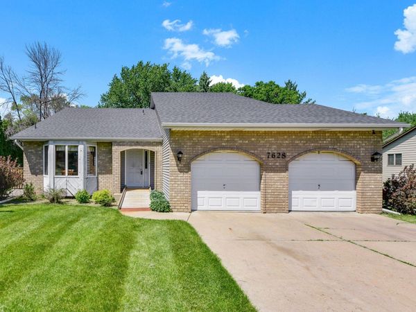 7628 Stillwater Boulevard North Boulevard N, Oakdale, MN 55128