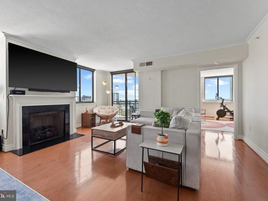 414 Water Street, Unit 1813, Baltimore, MD 21202 Main Photo