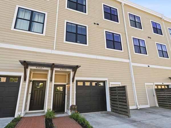 43565 MICHIGAN SQUARE, LEESBURG, VA 20176