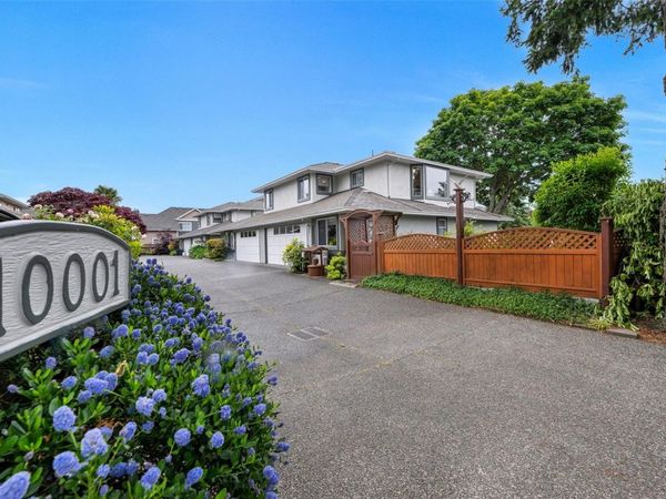 10001 Fifth St , Unit #1, Sidney, BC V8L 2X8