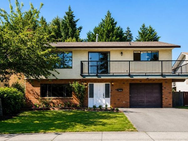 3978 Uplands Dr , Nanaimo, BC V9T 4H1