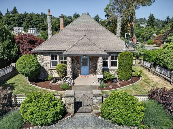 3354 Wishart Rd , Colwood, BC V9C 1R4