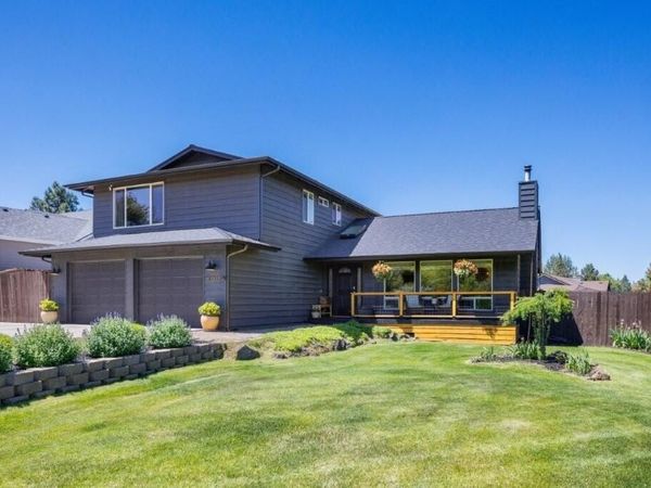 61211 Mount Vista Drive, Bend, OR 97702