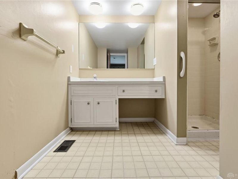 2259 E Whipp Road, Kettering, OH 45440 Photo 27