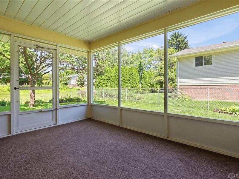 2259 E Whipp Road, Kettering, OH 45440 Photo 9