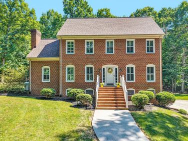 1432 Oakwood Knolls Drive, Bedford, VA 24523