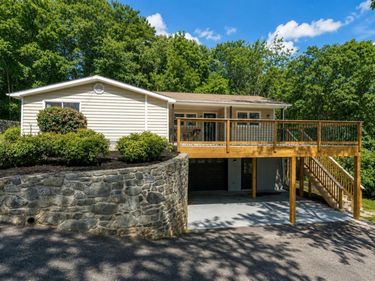 23 Brookside Lane, Moneta, VA 24121