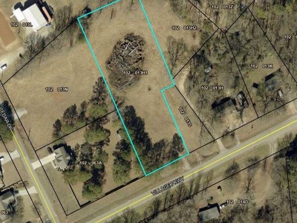 261 Village Parkway , Pendergrass, GA 30567