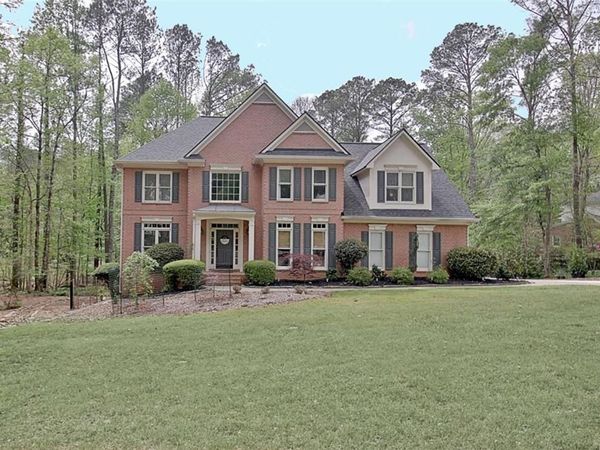 205 Woodcreek Lane , Fayetteville, GA 30215