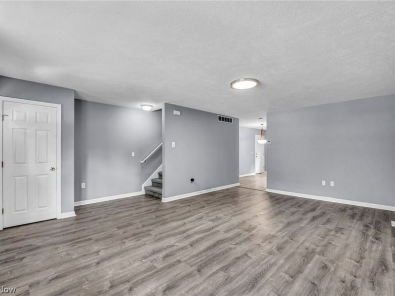 2066 Liberty Road , Stow, OH 44224 Photo 4