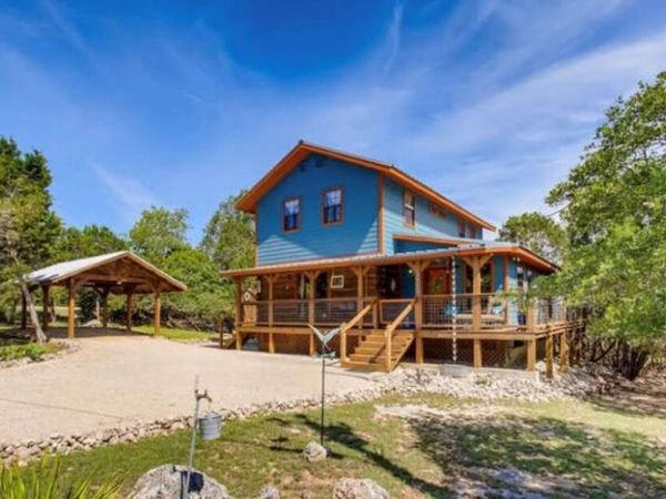 1381 Greenbriar DR, Canyon Lake, TX 78133