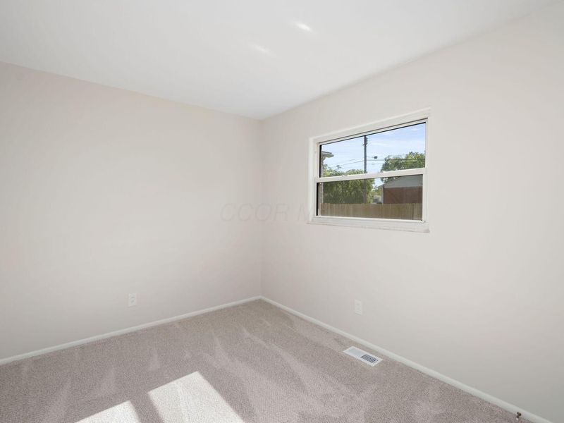 5467 Roche Drive, Columbus, OH 43229 Photo 20