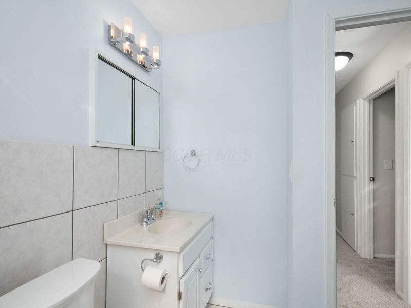 5467 Roche Drive, Columbus, OH 43229 Photo 23