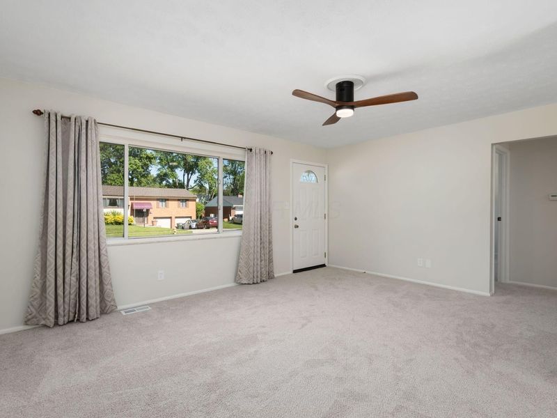 5467 Roche Drive, Columbus, OH 43229 Photo 5