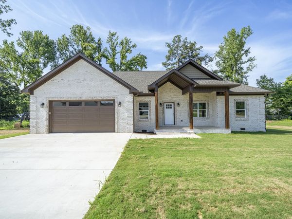 225 CHARIOT LN, Savannah, TN 38372