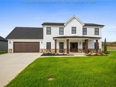227 Alexander's Avenue, Fraziers Bottom, WV 25082