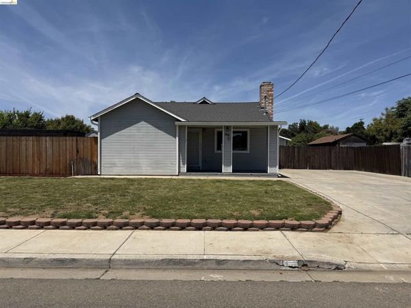 40 Malicoat Ave, Oakley, CA 94561