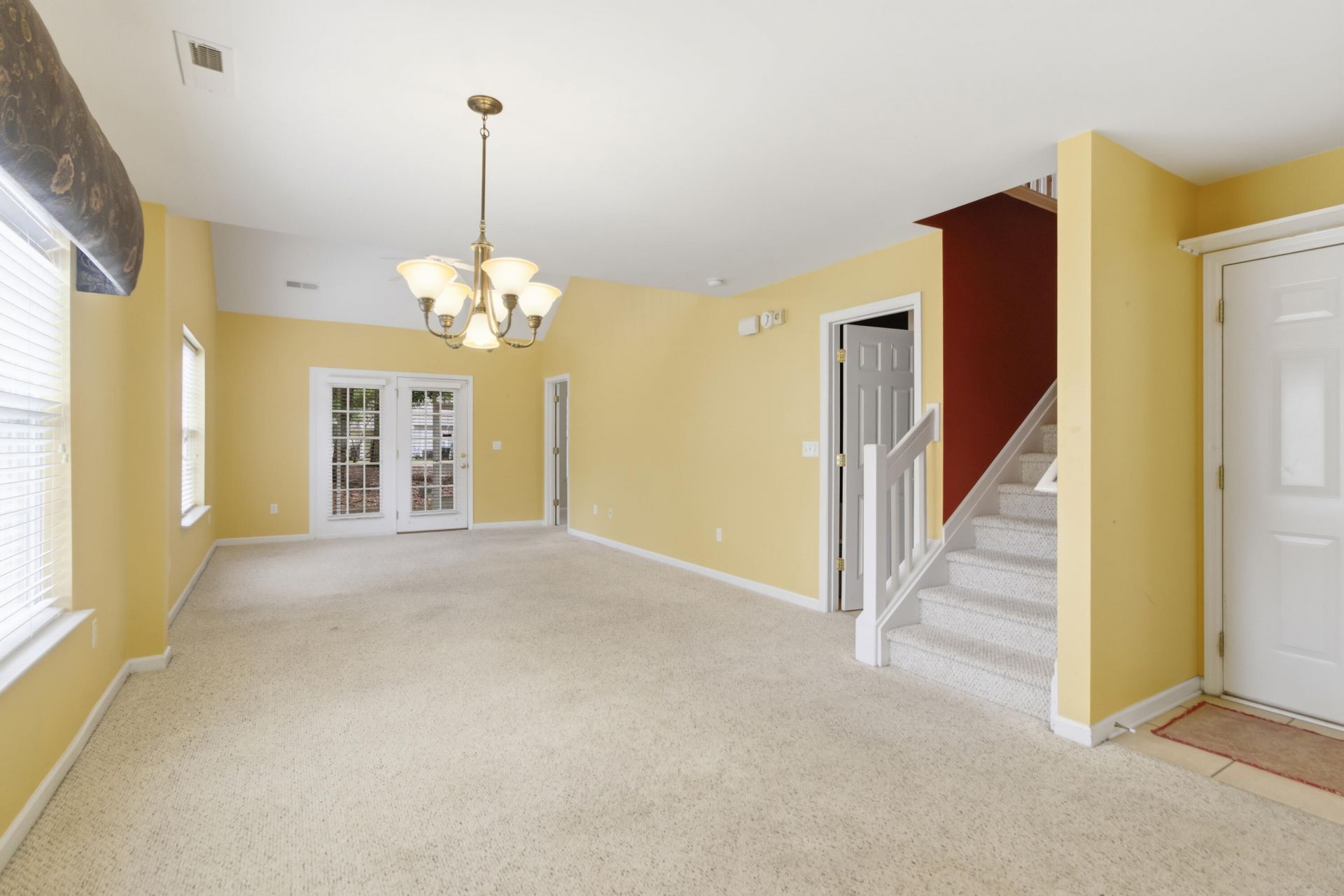 516 Tayrn Drive Photo 5