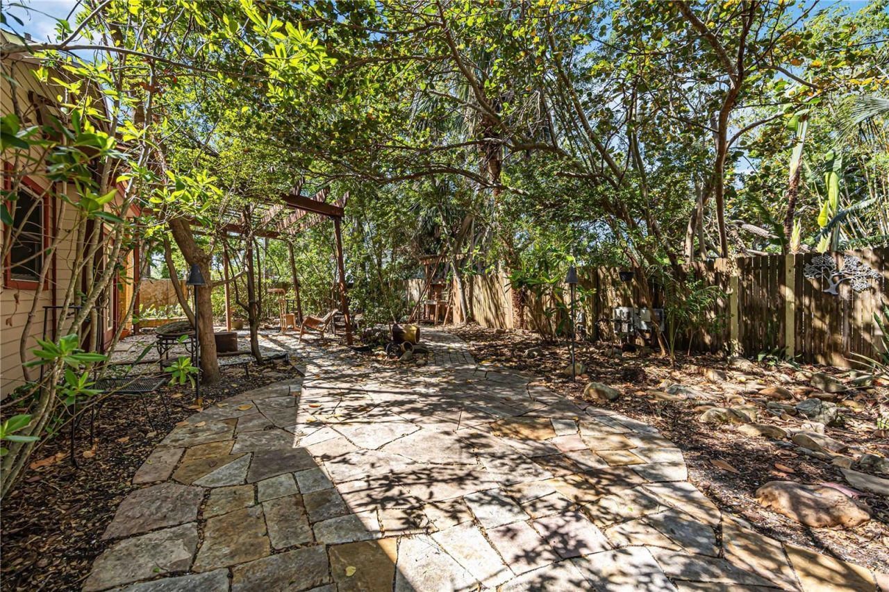 1743 8th Street , Sarasota, FL 34236 Photo
