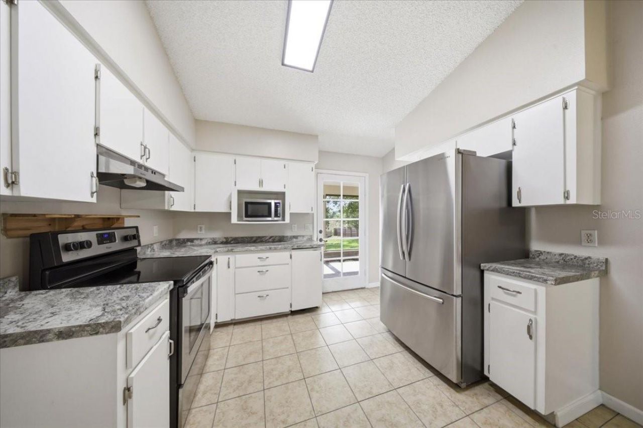 43 Lake Jackson Drive, Mascotte, FL 34753 Photo