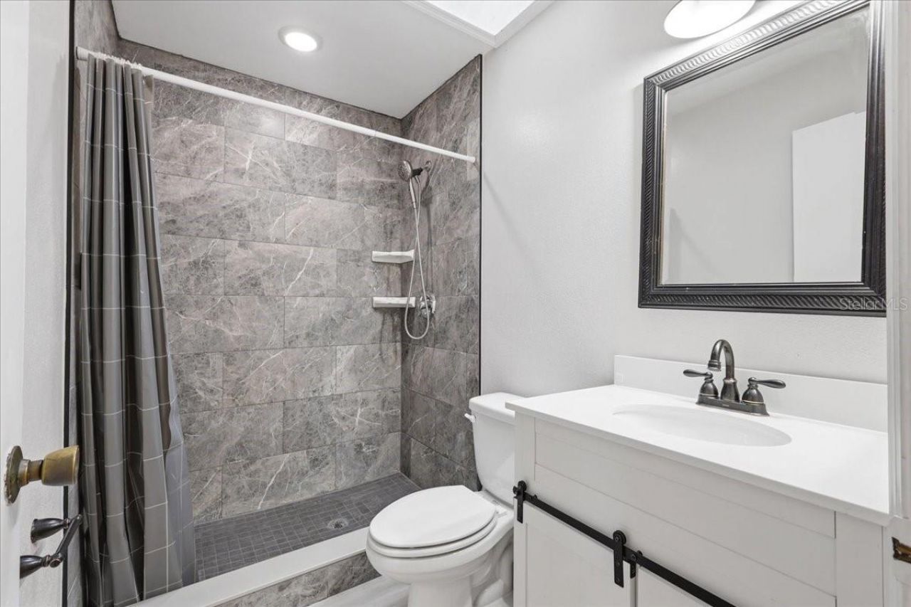43 Lake Jackson Drive, Mascotte, FL 34753 Photo