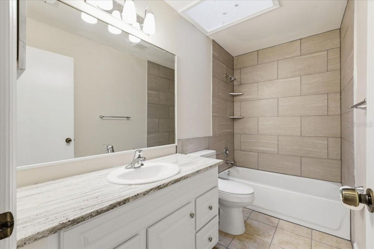 43 Lake Jackson Drive, Mascotte, FL 34753 Photo