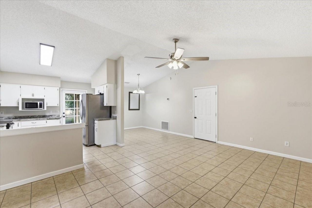 43 Lake Jackson Drive, Mascotte, FL 34753 Photo