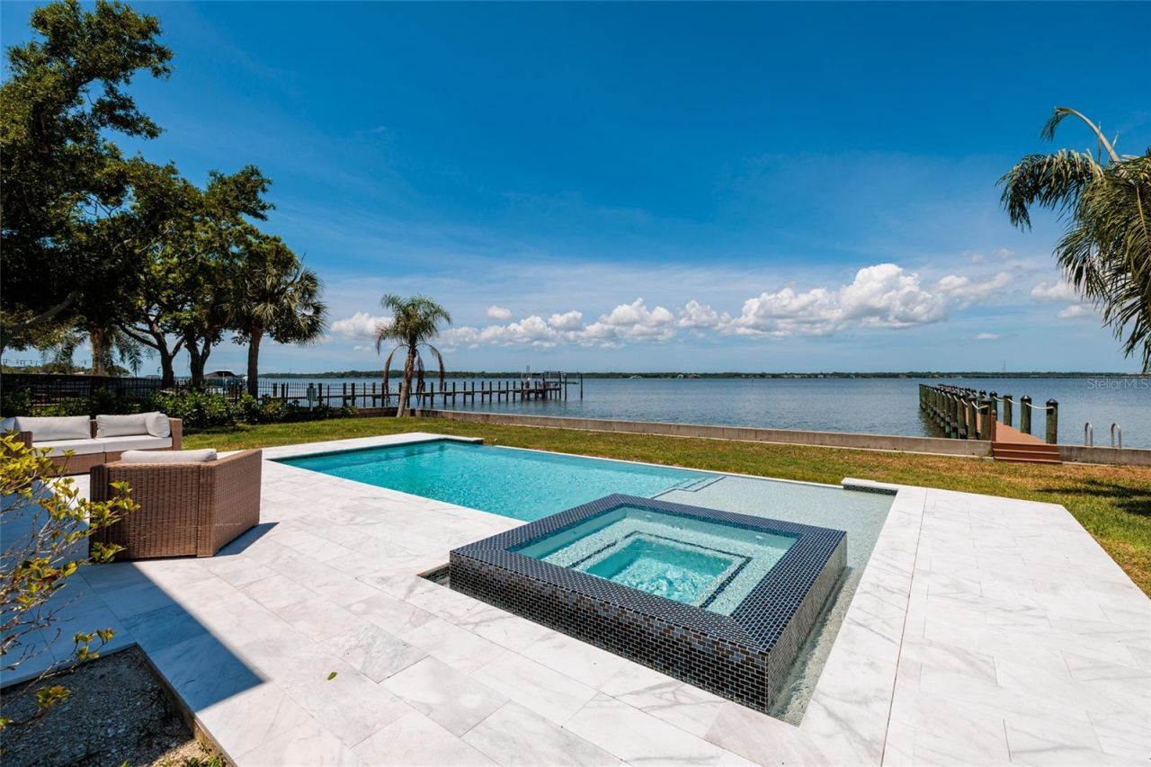 412 Shore Drive E, Oldsmar, FL 34677 Photo
