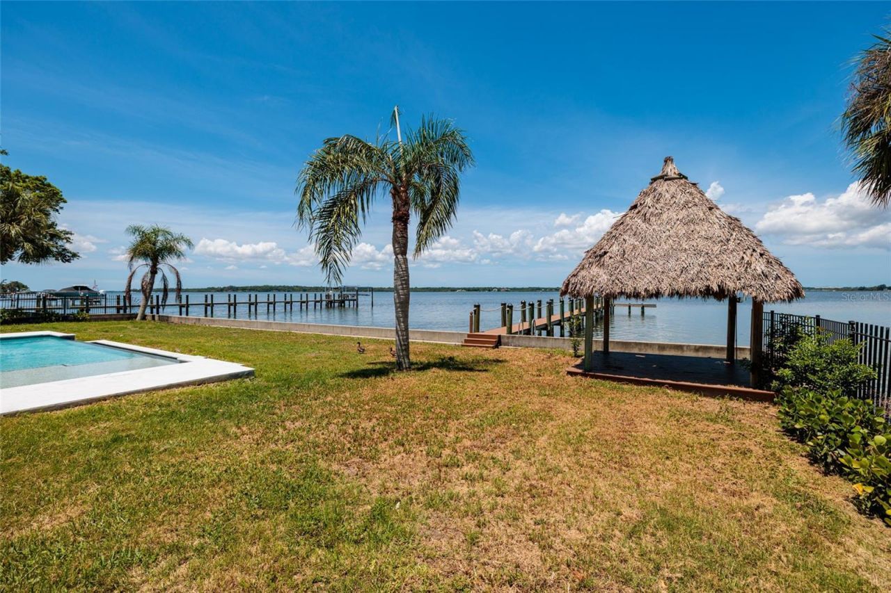 412 Shore Drive E, Oldsmar, FL 34677 Photo
