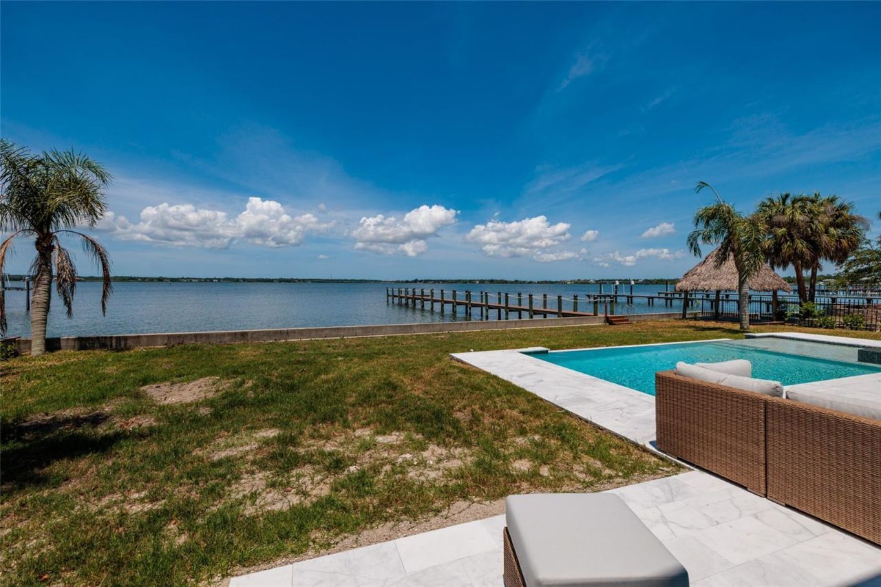 412 Shore Drive E, Oldsmar, FL 34677 Photo