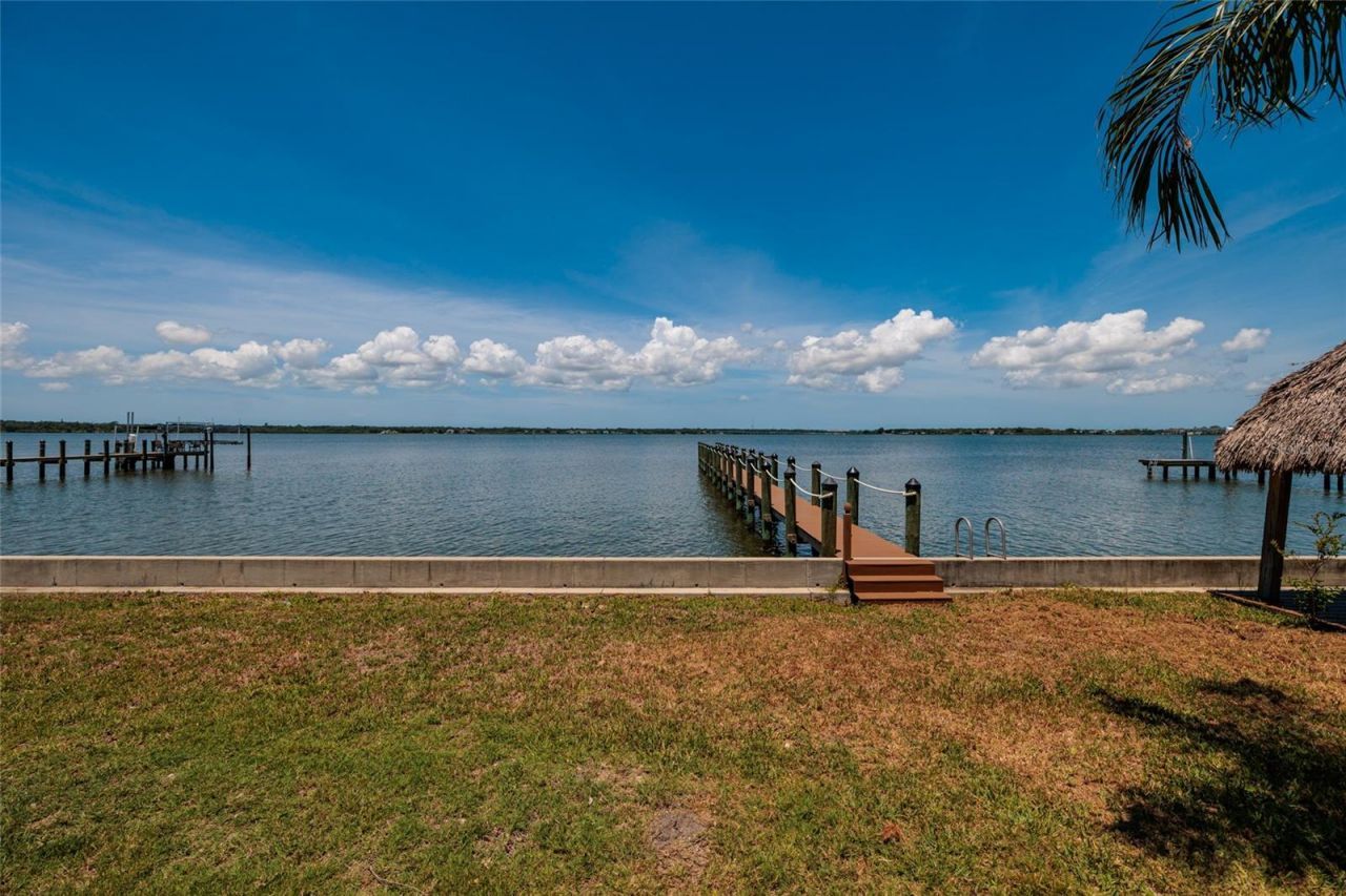 412 Shore Drive E, Oldsmar, FL 34677 Photo