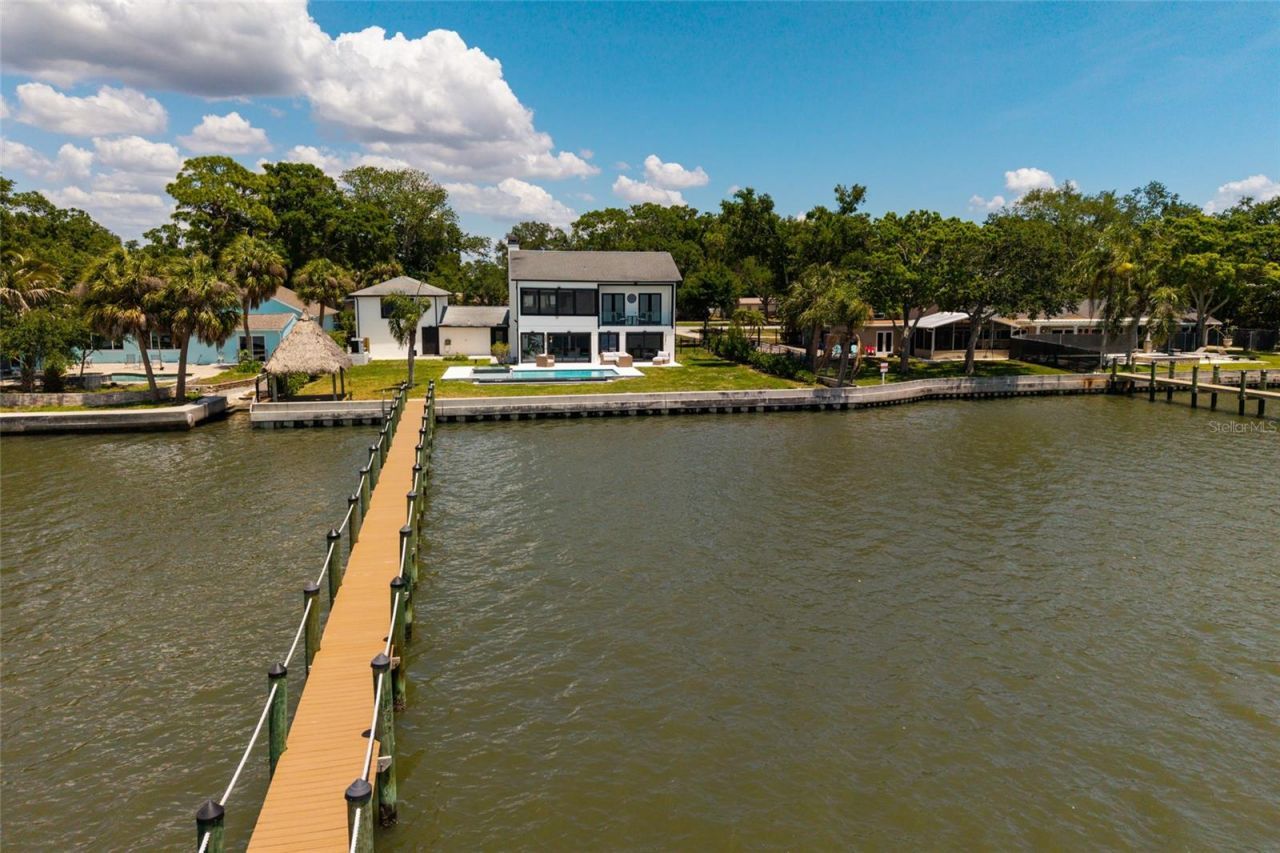 412 Shore Drive E, Oldsmar, FL 34677 Photo