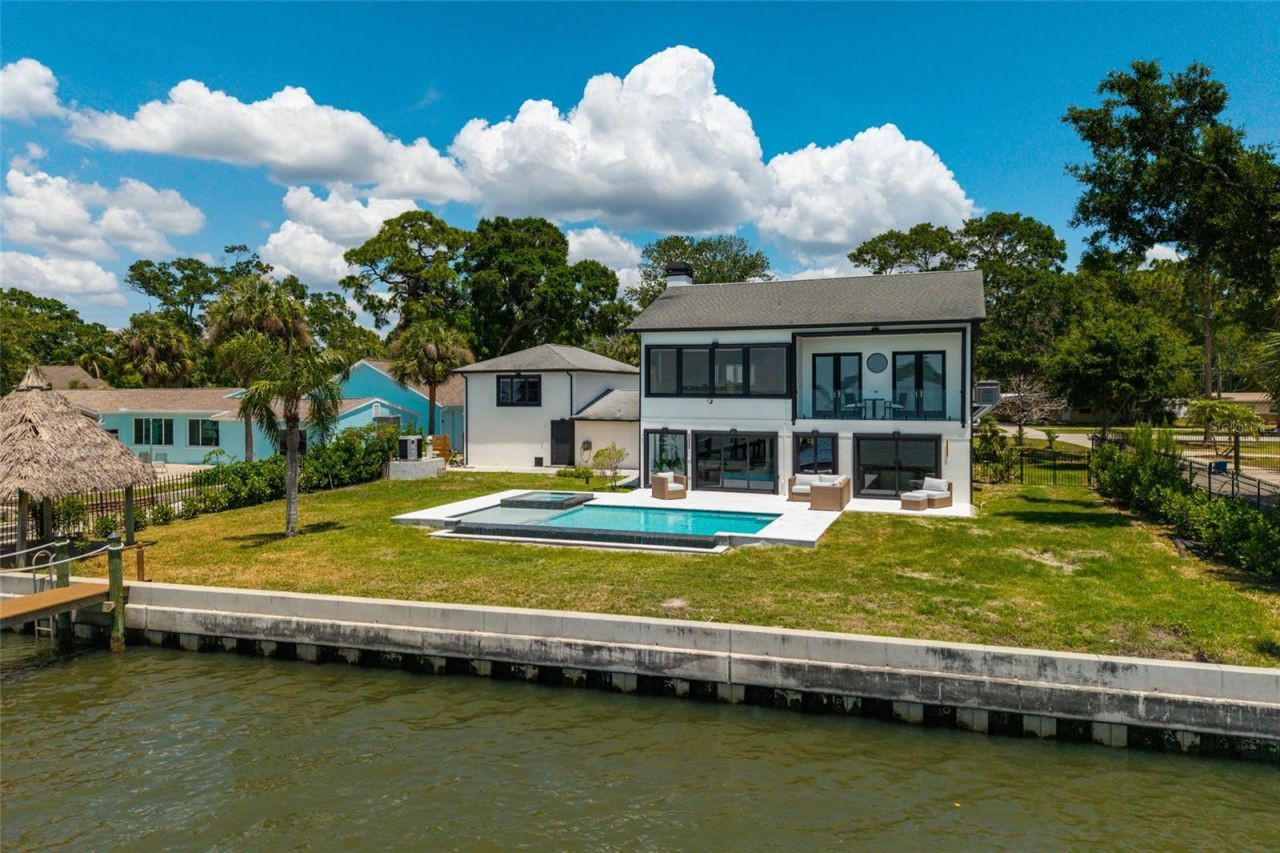 412 Shore Drive E, Oldsmar, FL 34677 Photo