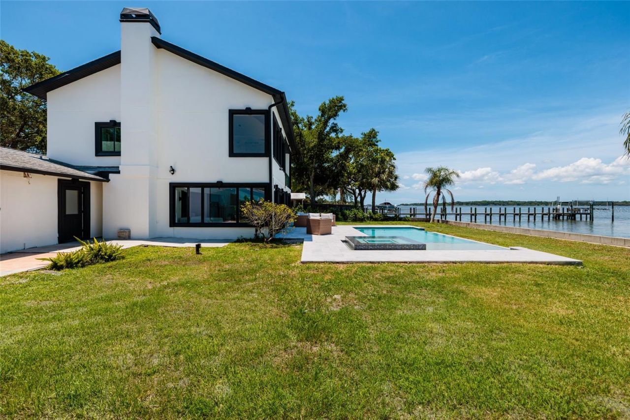 412 Shore Drive E, Oldsmar, FL 34677 Photo