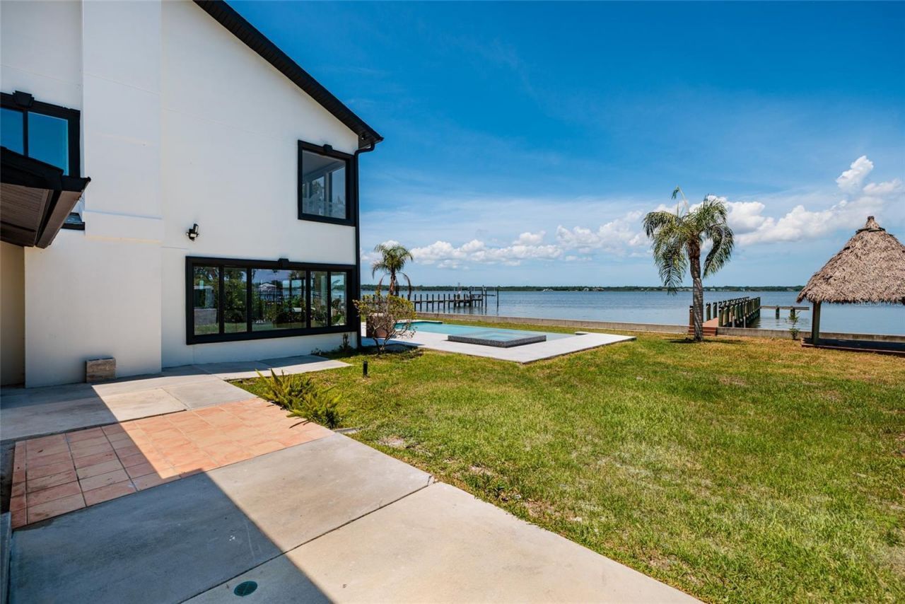 412 Shore Drive E, Oldsmar, FL 34677 Photo