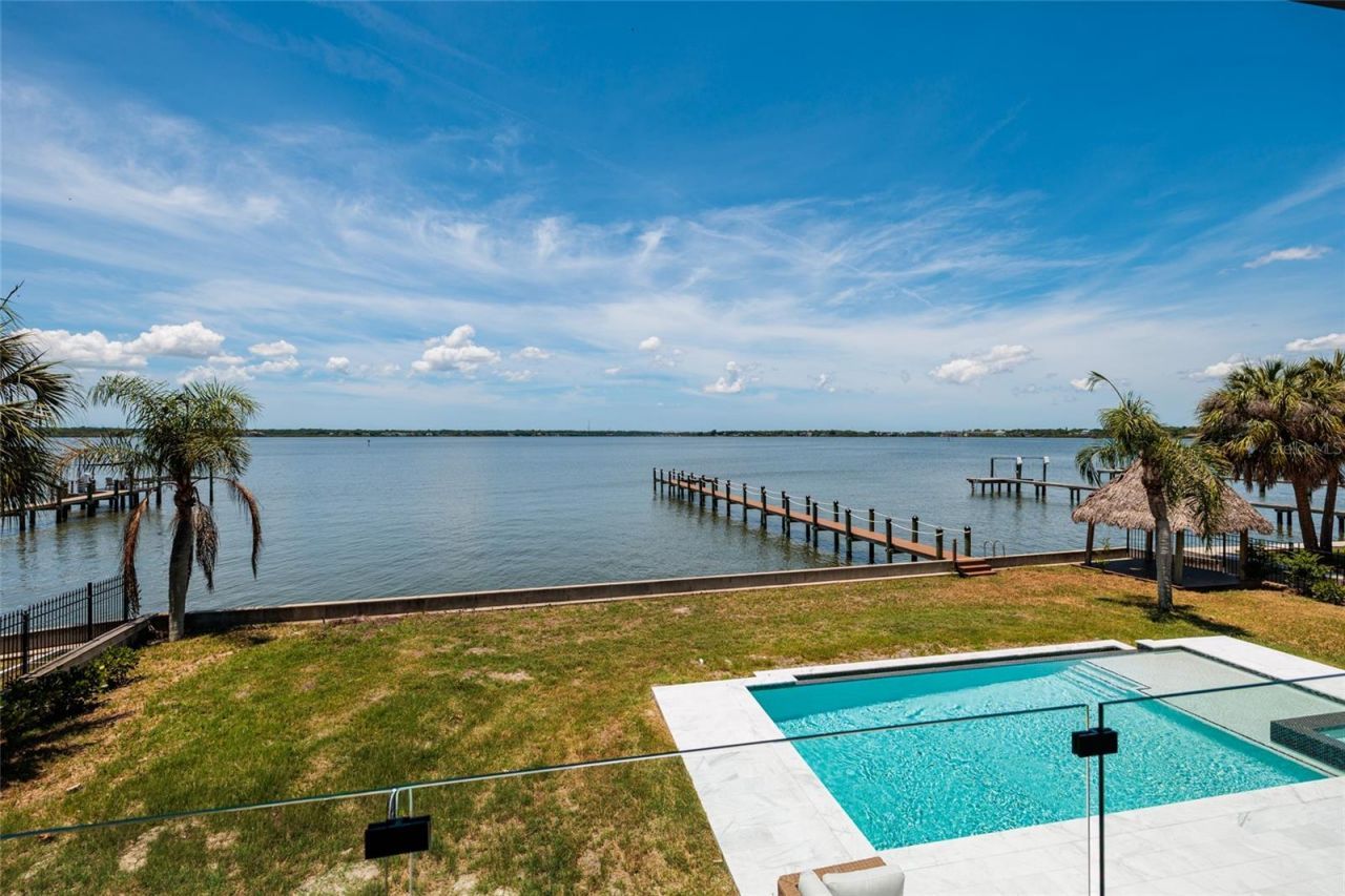 412 Shore Drive E, Oldsmar, FL 34677 Photo