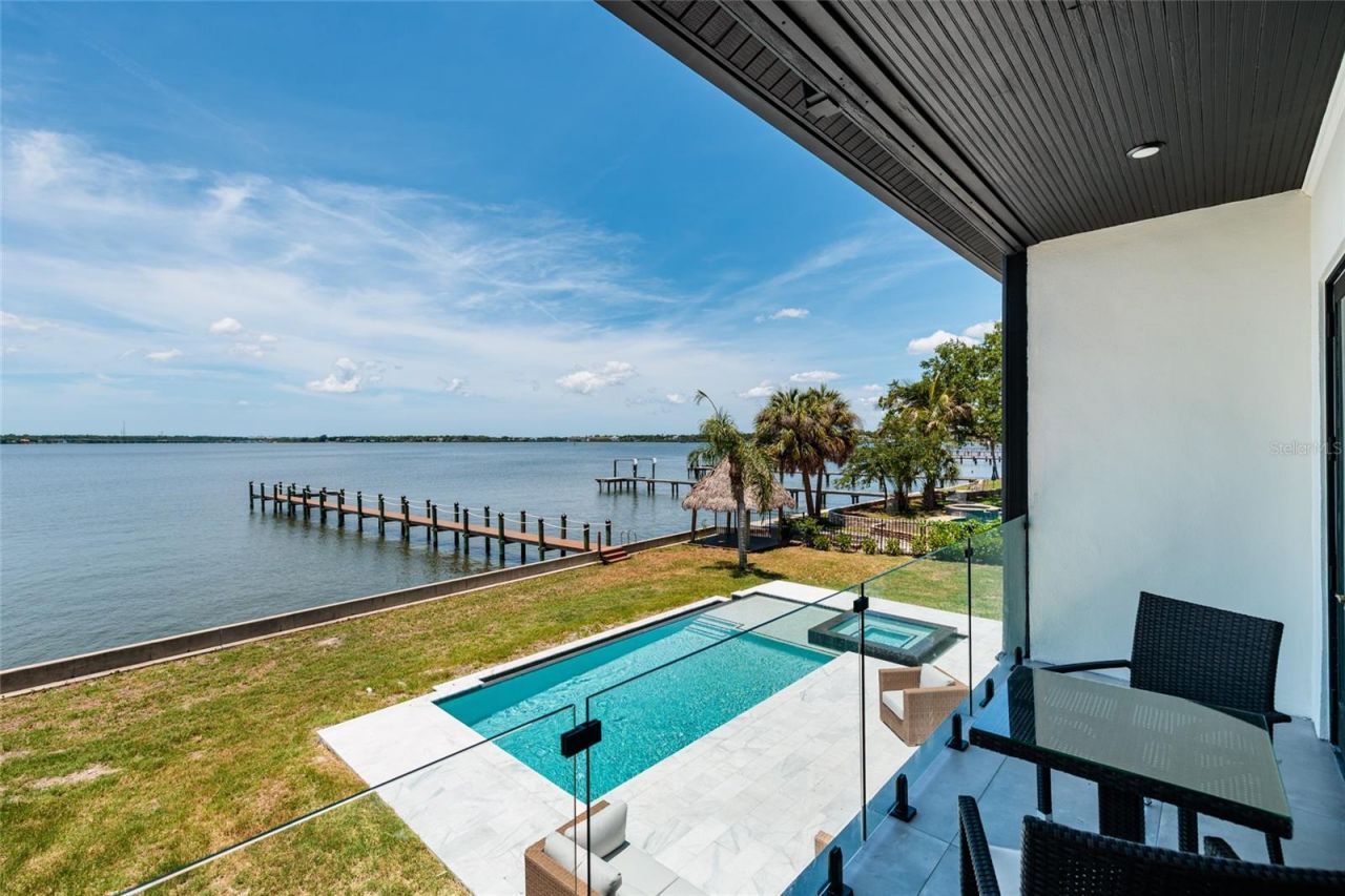 412 Shore Drive E, Oldsmar, FL 34677 Photo