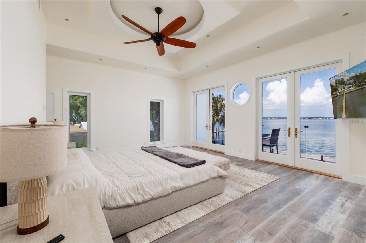 412 Shore Drive E, Oldsmar, FL 34677 Photo