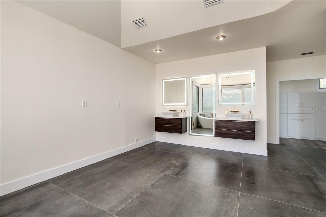 412 Shore Drive E, Oldsmar, FL 34677 Photo