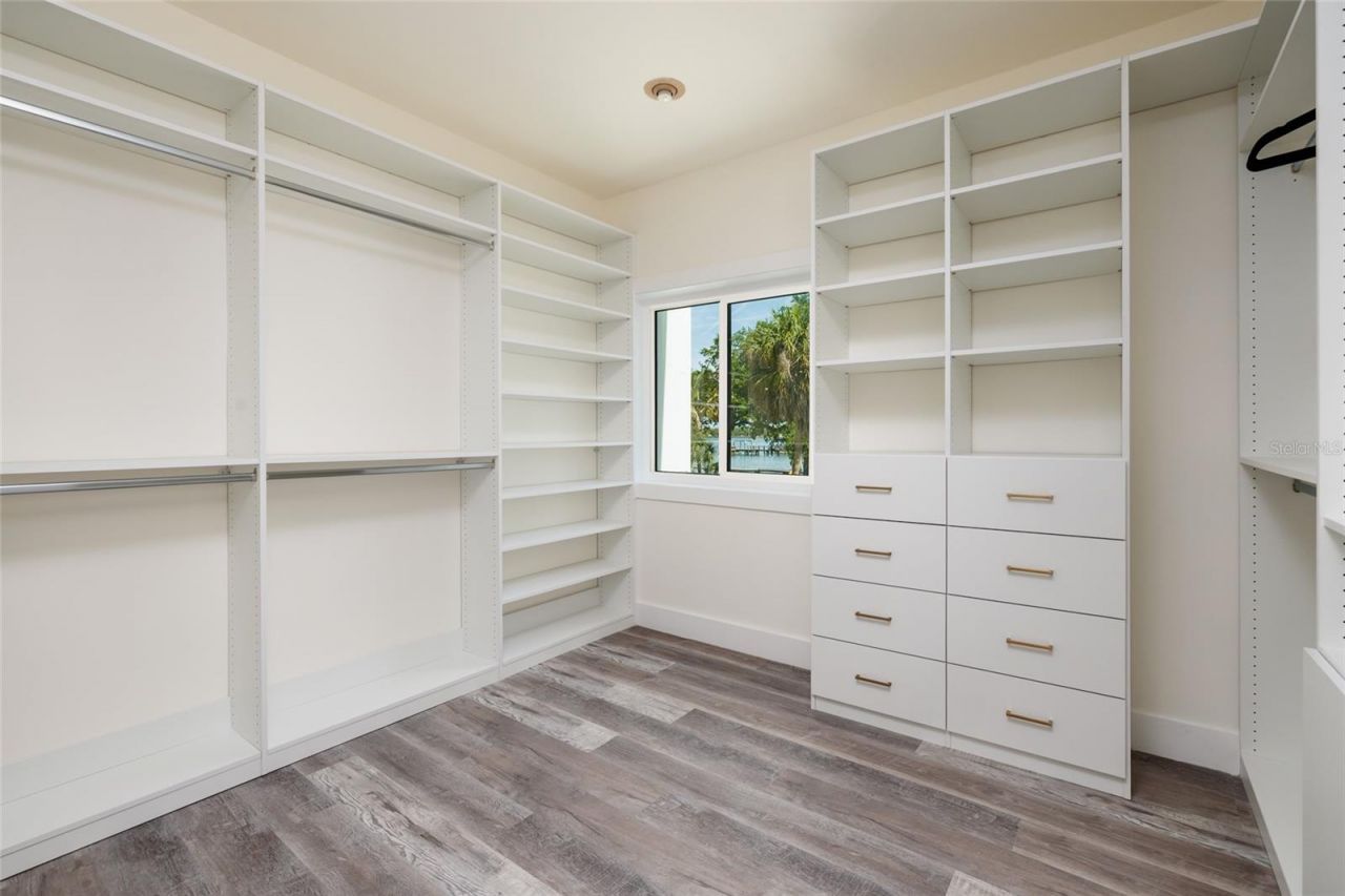 412 Shore Drive E, Oldsmar, FL 34677 Photo