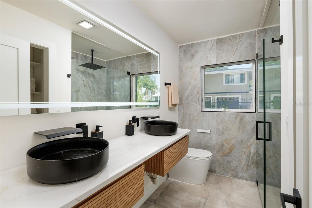 412 Shore Drive E, Oldsmar, FL 34677 Photo