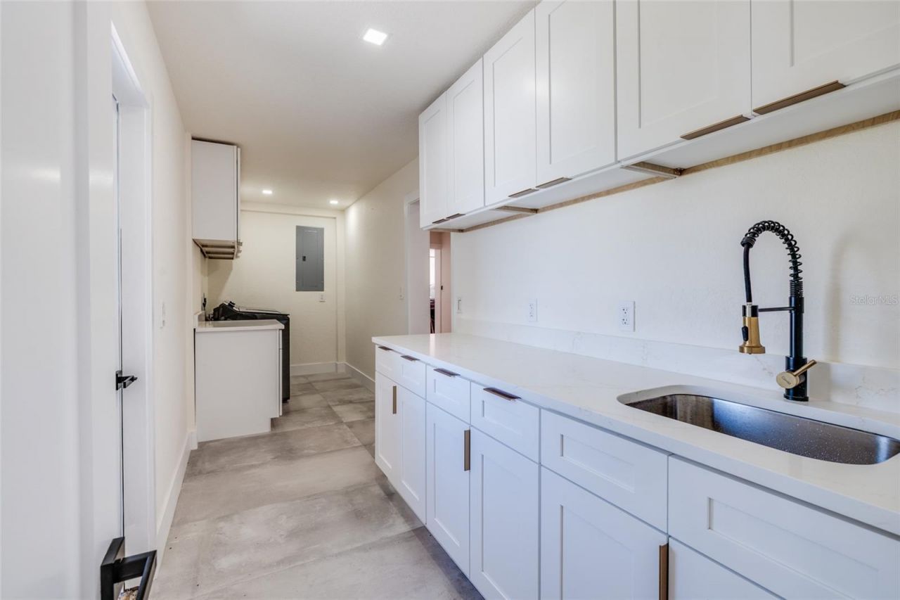412 Shore Drive E, Oldsmar, FL 34677 Photo