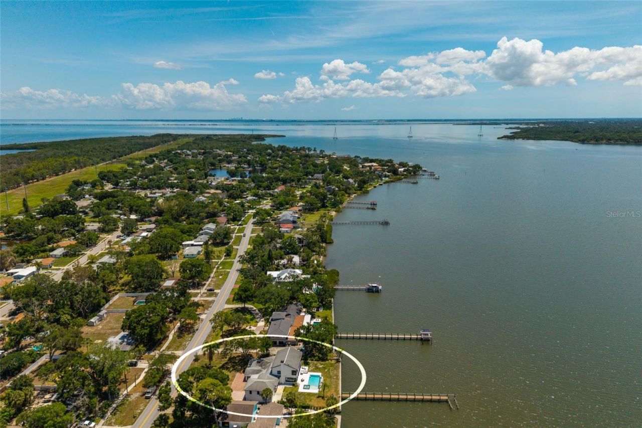 412 Shore Drive E, Oldsmar, FL 34677 Photo