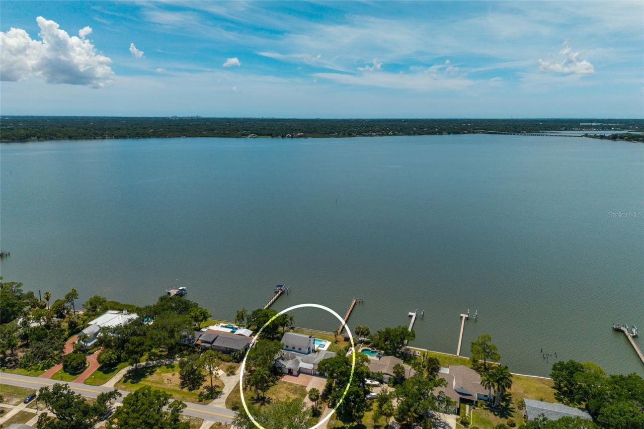 412 Shore Drive E, Oldsmar, FL 34677 Photo
