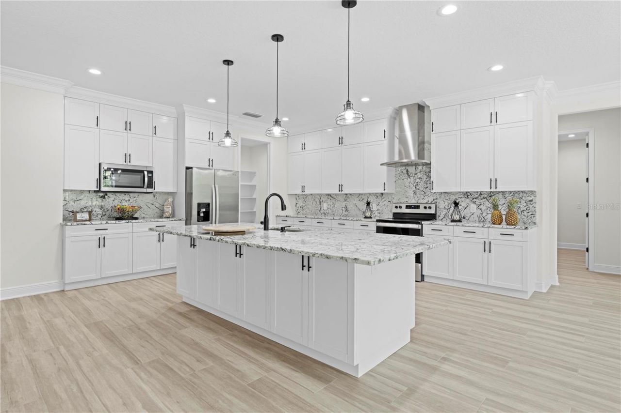 18130 Parrot Road , Weeki Wachee, FL 34614 Photo