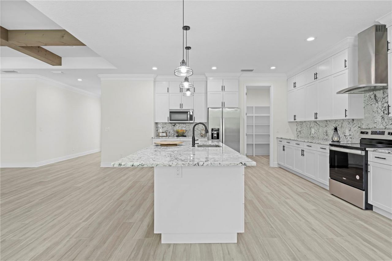 18130 Parrot Road , Weeki Wachee, FL 34614 Photo